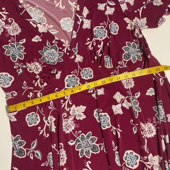 Torrid Berry Floral Stretch Knit Dress Womens Size 3X Burgundy Flutter Sleeve - Picture 10 of 10